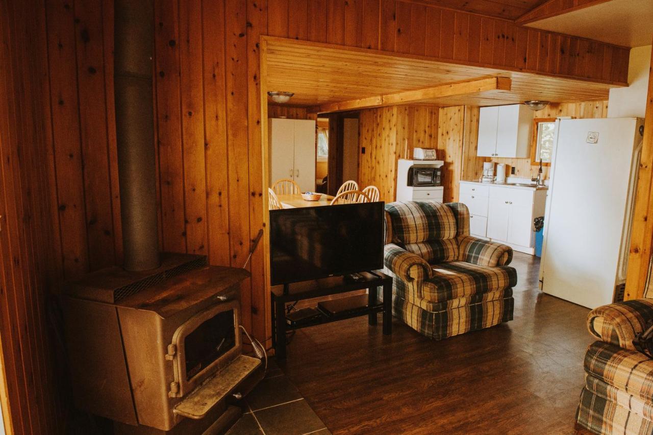 Lang Lake Resort Espanola Exteriör bild
