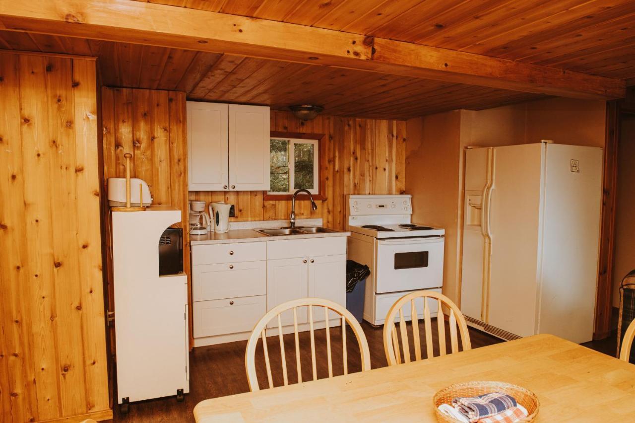 Lang Lake Resort Espanola Exteriör bild